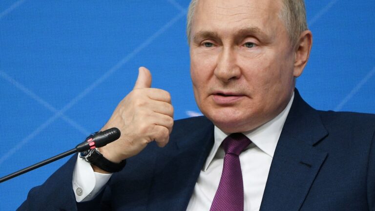 Economy withstanding sanctions onslaught for now