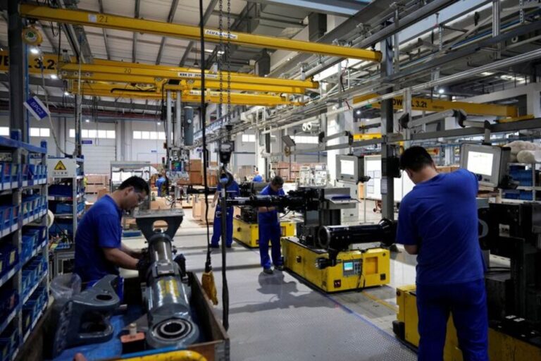 China Cuts Lending Benchmarks to Arrest Economic Slowdown China Cuts Lending Benchmarks to Arrest Economic Slowdown